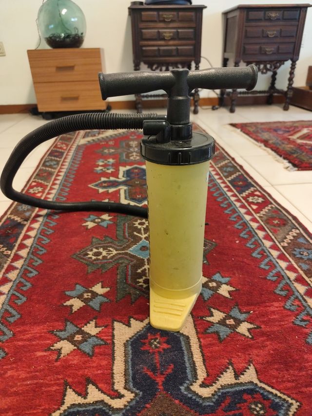 Inflador de pie doble acción