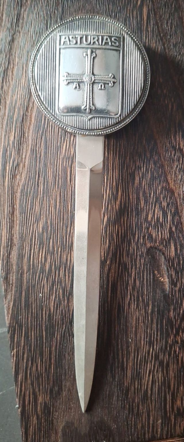 Gran Abrecartas Oviedo Asturias