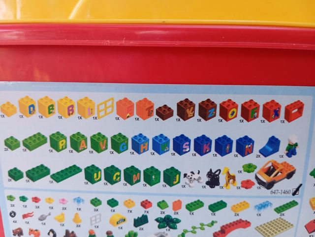 Lote de muchos juegos de construcción para niños