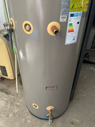 Calentador Midea 300L - ACS