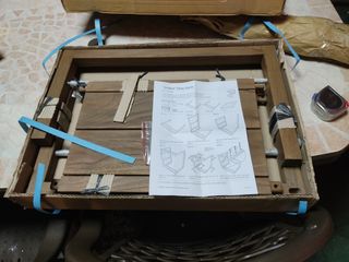 Mesa auxiliar de madera marrón