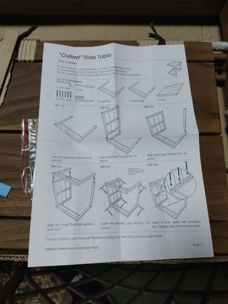 Mesa auxiliar de madera marrón