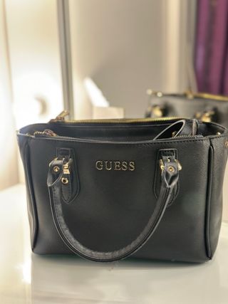 Bolso Guess negro pequeño