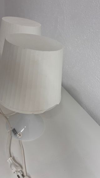 2 Lámparas de mesa blancas pequeñas LAMPAN