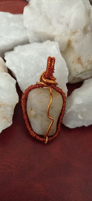 Colgante cuarzo natural engarce artesanal