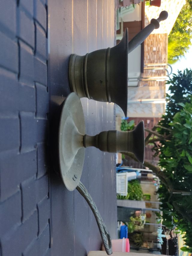 Mortero y candelero antiguos de latón