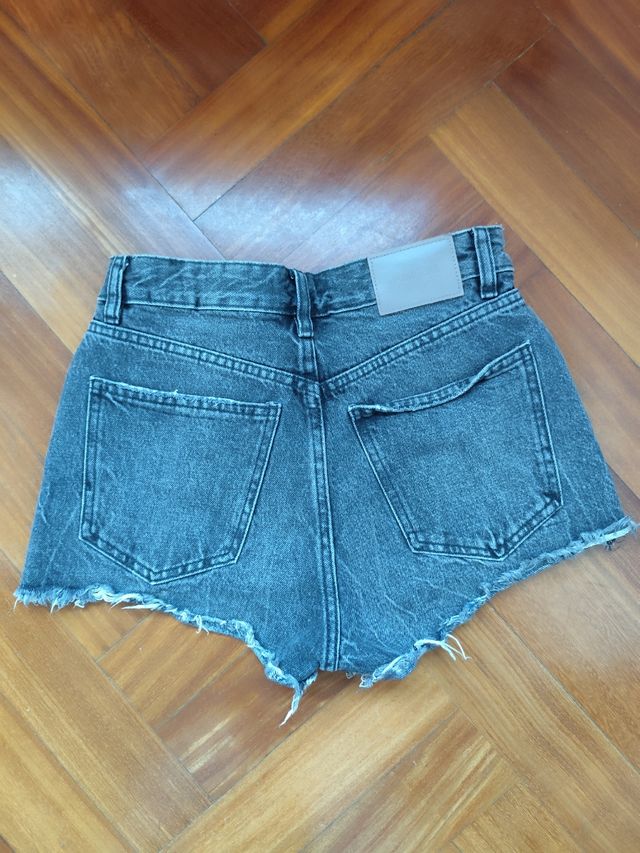 Shorts Pull&Bear grises, talla 34