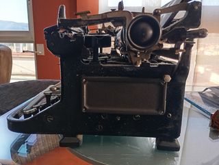 Máquina escribir antigua Iberia