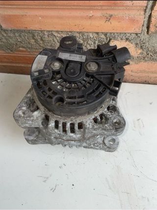 Alternador Peugeot 308 usado