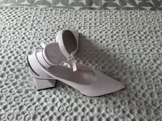 Tacones Zara blancos destalonados