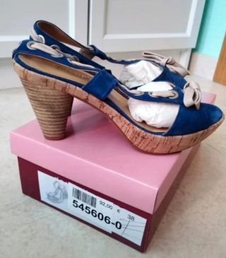 Sandalias Doralatina azul, talla 38