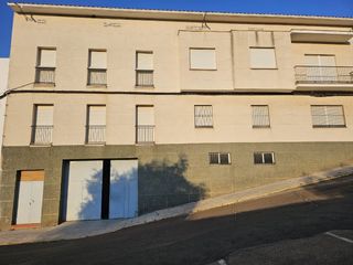 Se vende edificio entero cochera 1 ,2 y buhardilla