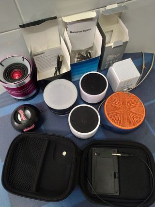 Altavoces portátiles Bluetooth y con cable