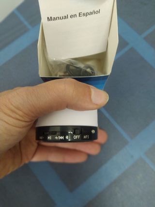 Altavoces portátiles Bluetooth y con cable