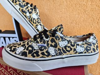  Vans Old Skook Hello Kitty Print