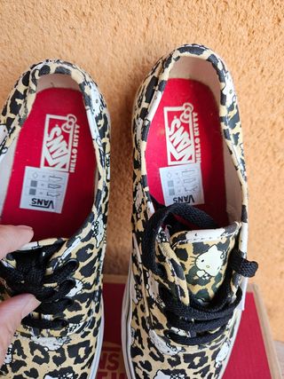  Vans Old Skook Hello Kitty Print