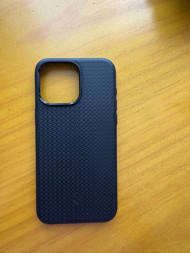 Spigen Funda iPhone 15 Pro Max
