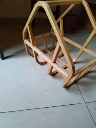 Revistero,  Porta-mantas o macetero.