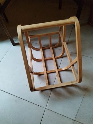 Revistero,  Porta-mantas o macetero.