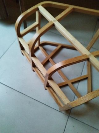 Revistero,  Porta-mantas o macetero.