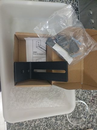 Anclaje puerta corredera suelo