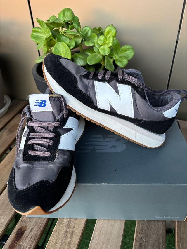 Zapatillas New Balance 237 - Gris y Negro