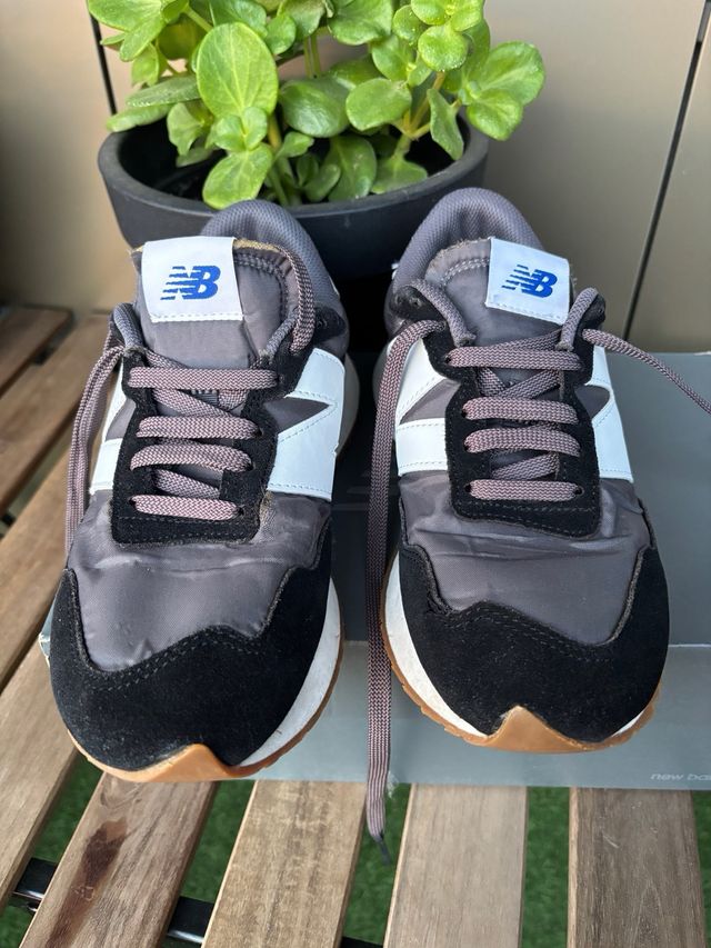 Zapatillas New Balance 237 - Gris y Negro
