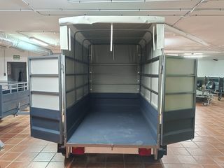 Se dan portes con remolques.