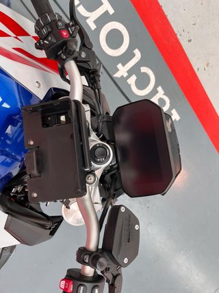 BMW F 900 R - Moto Impecable