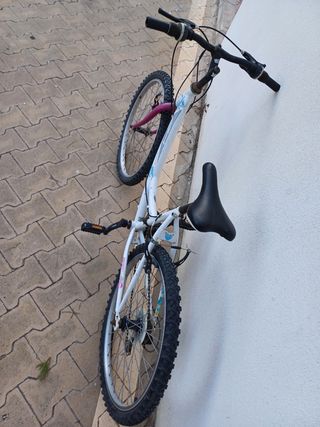 Bicicletta bianca da bambina 24"