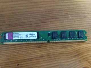 3 memorias RAM Kingston DDR3 2GB