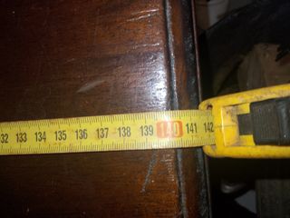 Banco antiguo de madera tallada