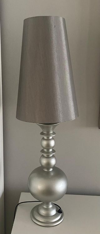 Lámpara de mesa gris plata No envio