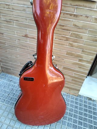 Funda roja Cibeles guitarra