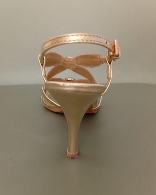 Sandalias doradas