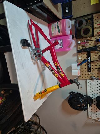 Cuadro bici BMX rojo