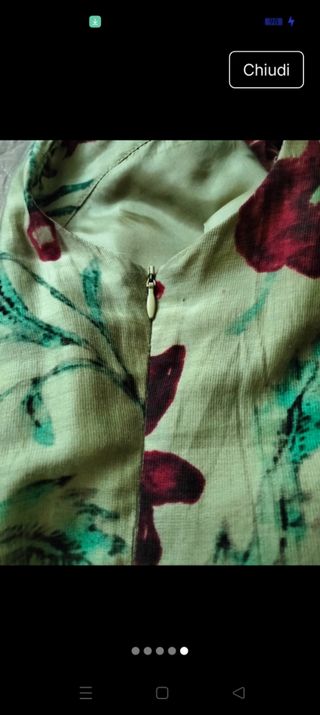 Vestito a fantasia floreale.