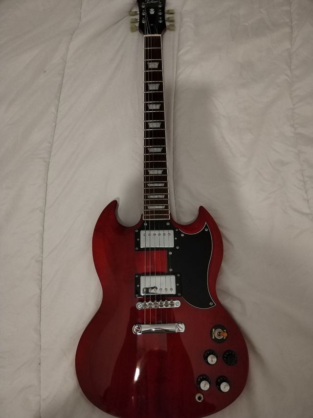 Guitarra eléctrica Tokai SG roja