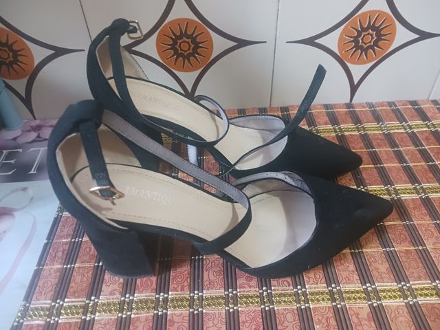 Scarpe DIAMANTIQUE nere tacco alto