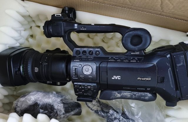 Câmara JVC GY-HM890U Profissional