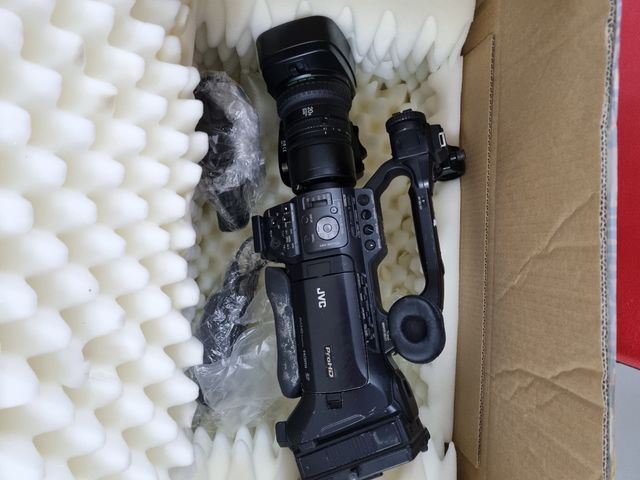 Câmara JVC GY-HM890U Profissional