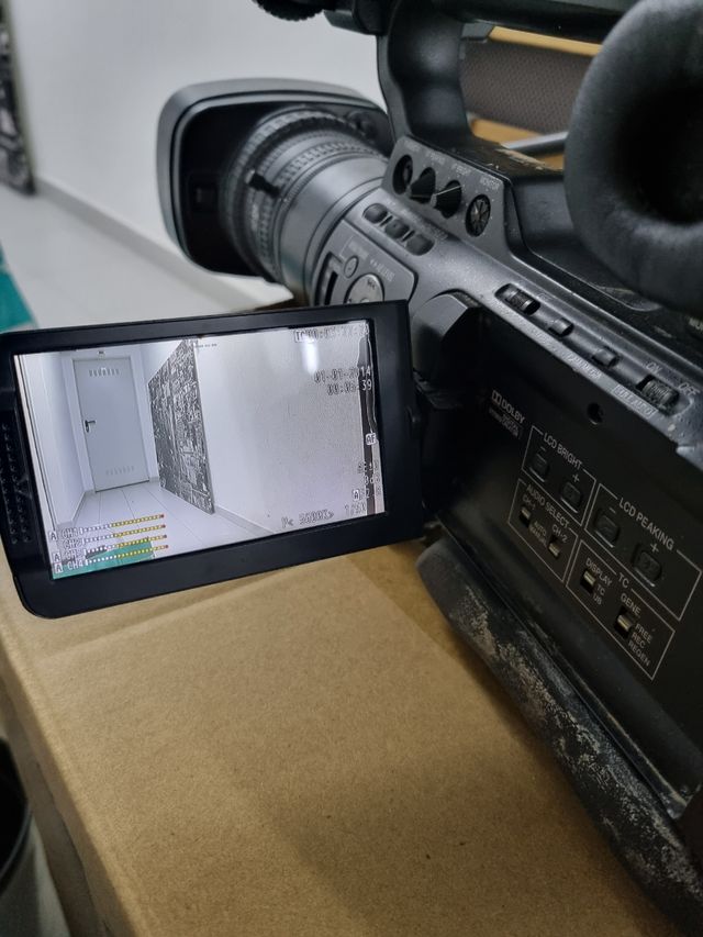 Câmara JVC GY-HM890U Profissional