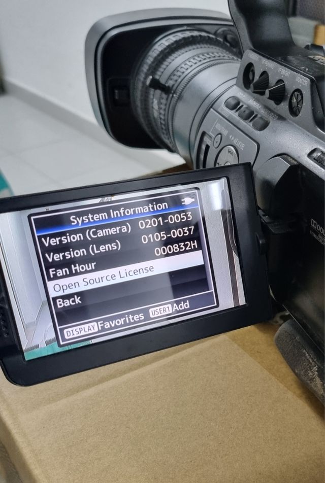 Câmara JVC GY-HM890U Profissional