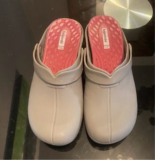 Zuecos Boaonda grises