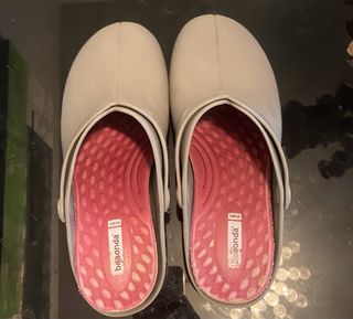 Zuecos Boaonda grises