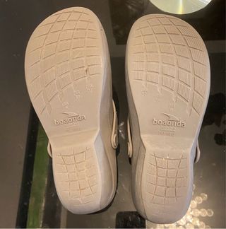 Zuecos Boaonda grises