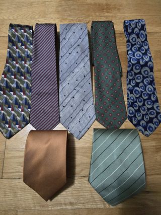 LOTE DE 7 CORBATAS. 6,30 EUROS