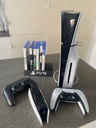 PS5 Slim Blanca - Con lector + 2 mandos + Juegos