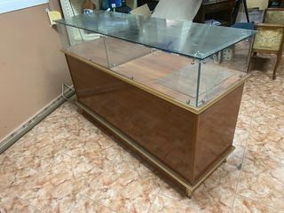 Mostrador madera y cristal