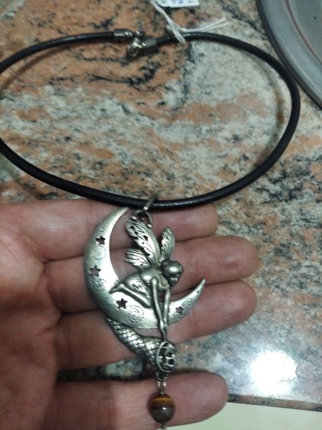 Colgante hada y luna plata envejecida
Cordón cuero